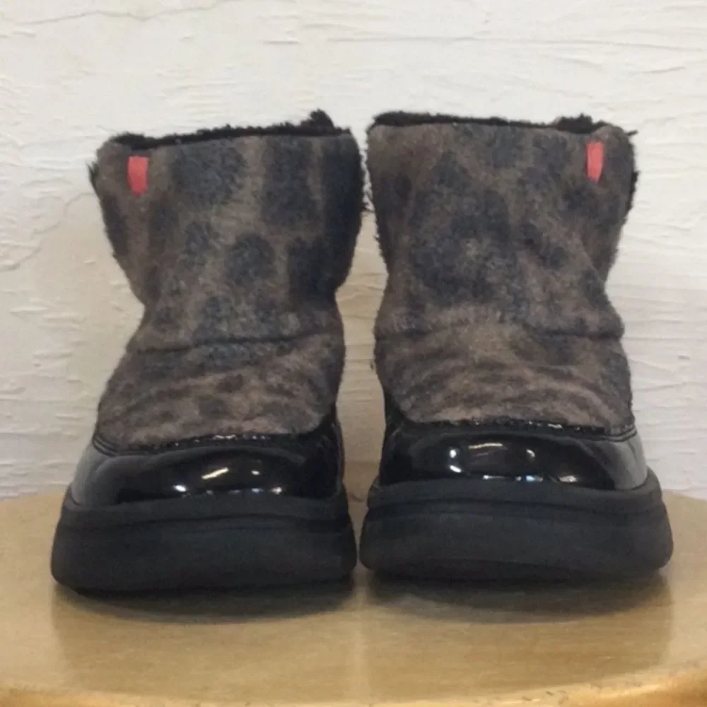 Kids Hey Dude Winter Camo Fuzzy‎ Boots 2Y